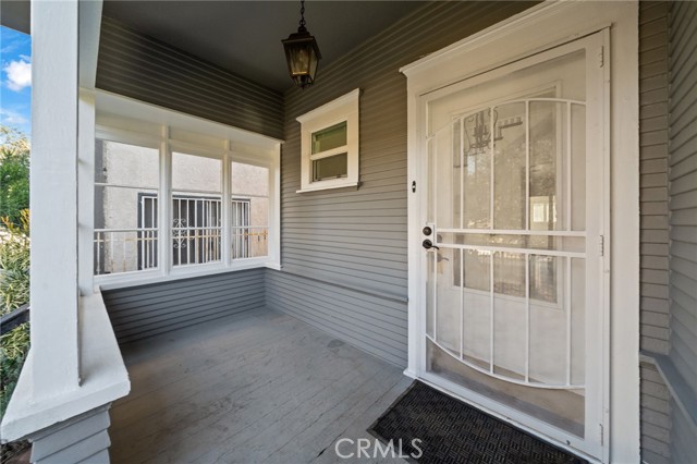 Detail Gallery Image 5 of 32 For 1148 Chestnut Ave, Long Beach,  CA 90813 - 4 Beds | 2 Baths