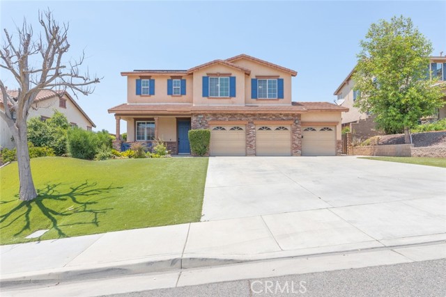 Detail Gallery Image 4 of 59 For 41041 Crimson Pillar Lane, Lake Elsinore,  CA 92532 - 4 Beds | 2/1 Baths