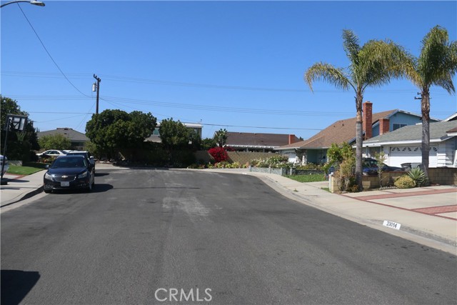 Detail Gallery Image 3 of 31 For 23014 Mehden Ave, Carson,  CA 90745 - 3 Beds | 2 Baths