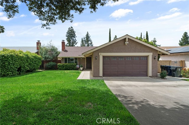 Detail Gallery Image 1 of 25 For 1555 Clay St, Redlands,  CA 92374 - 3 Beds | 2 Baths