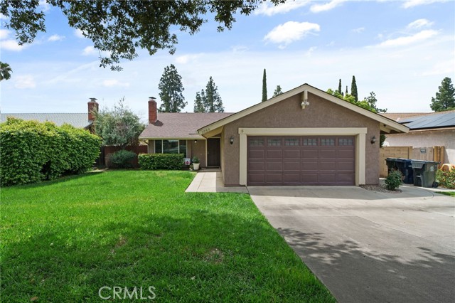 Detail Gallery Image 1 of 25 For 1555 Clay St, Redlands,  CA 92374 - 3 Beds | 2 Baths