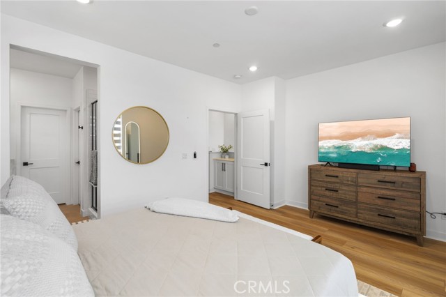 Detail Gallery Image 16 of 29 For 10319 Triple Crown Ln, Cypress,  CA 90720 - 4 Beds | 3/1 Baths