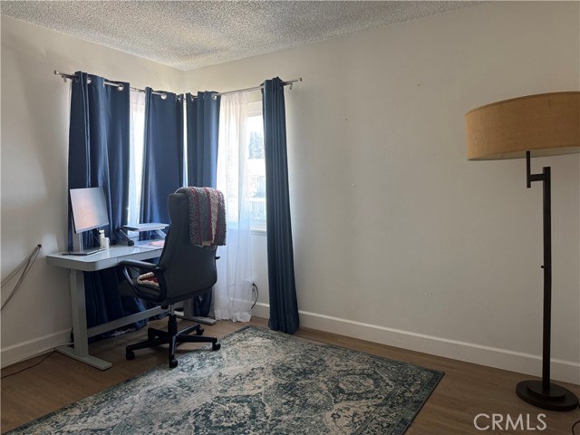 Detail Gallery Image 8 of 17 For 2309 W Flora St, Santa Ana,  CA 92704 - 4 Beds | 2/1 Baths