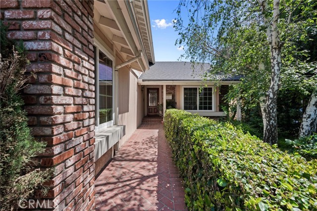 22606 Archwood Street photo 2