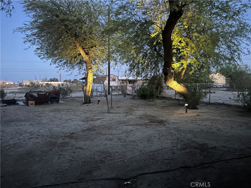 https://media.crmls.org/medias/8bfa06b4-db0b-42af-ae19-7c9e1c321447.jpg?preset=X-Large