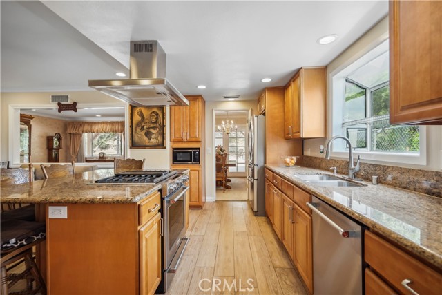 Detail Gallery Image 20 of 52 For 11300 Dulcet Ave, Porter Ranch,  CA 91326 - 5 Beds | 3 Baths