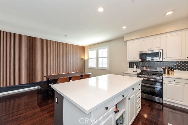 Detail Gallery Image 5 of 35 For 11 Travis Rd, Buena Park,  CA 90621 - 3 Beds | 3/1 Baths