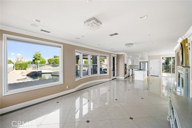 Detail Gallery Image 11 of 55 For 7370 Chantilly Ln, Tujunga,  CA 91042 - 6 Beds | 4 Baths