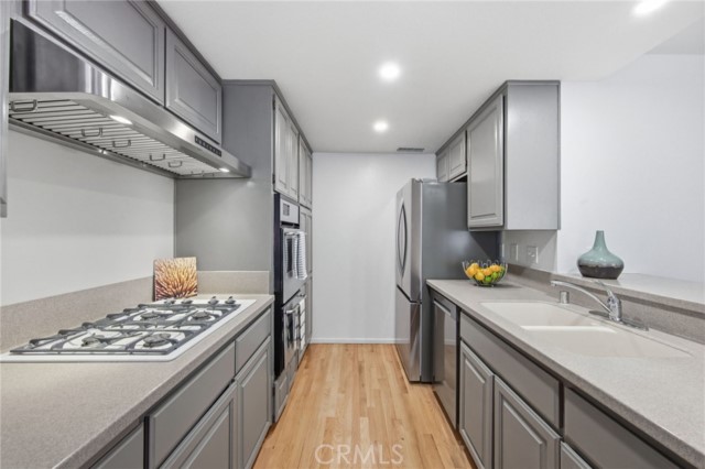 Detail Gallery Image 16 of 34 For 4320 Glencoe Ave #2,  Marina Del Rey,  CA 90292 - 2 Beds | 3 Baths