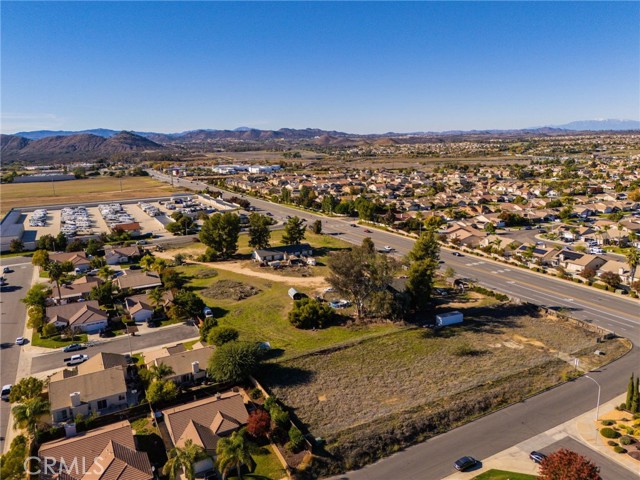 Detail Gallery Image 10 of 12 For 36562 Van Gaale, Winchester,  CA 92596 - 4 Beds | 3 Baths
