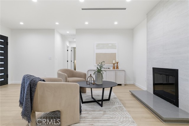 Detail Gallery Image 7 of 46 For 9651 Comanche, Chatsworth,  CA 91311 - 3 Beds | 2 Baths