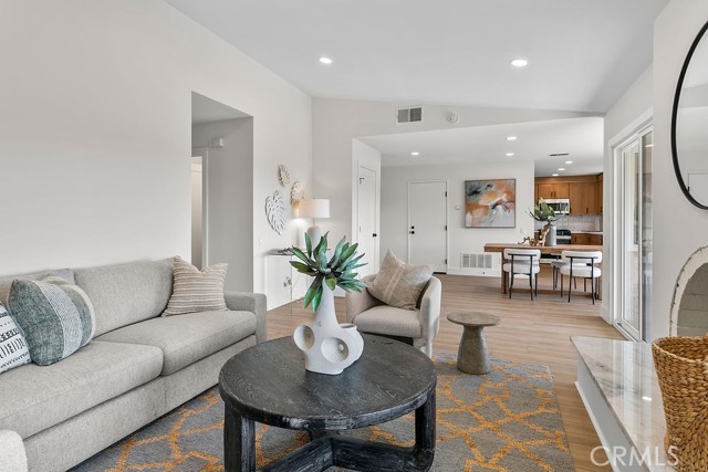 23631 Via Storni, Mission Viejo CA: https://media.crmls.org/medias/8bfe23ae-1b24-43b2-892b-bcc28ecc7a2b.jpg