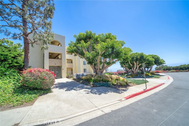 3200 La Rotonda Drive, Rancho Palos Verdes, California 90275, 3 Bedrooms Bedrooms, ,2 BathroomsBathrooms,Residential,Sold,La Rotonda,SB22131785