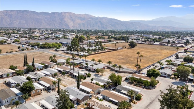 913 S Grand Avenue, San Jacinto CA: https://media.crmls.org/medias/8bfe59c6-c248-4b7c-a20a-8f8eca60d05a.jpg