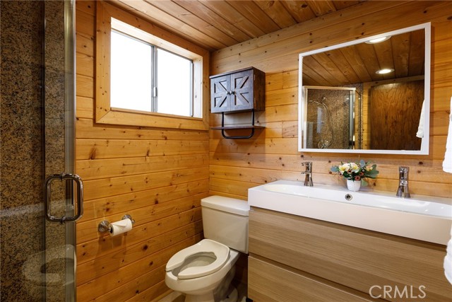 Detail Gallery Image 20 of 34 For 422 Pyramid, Lake Arrowhead,  CA 92352 - 3 Beds | 2 Baths