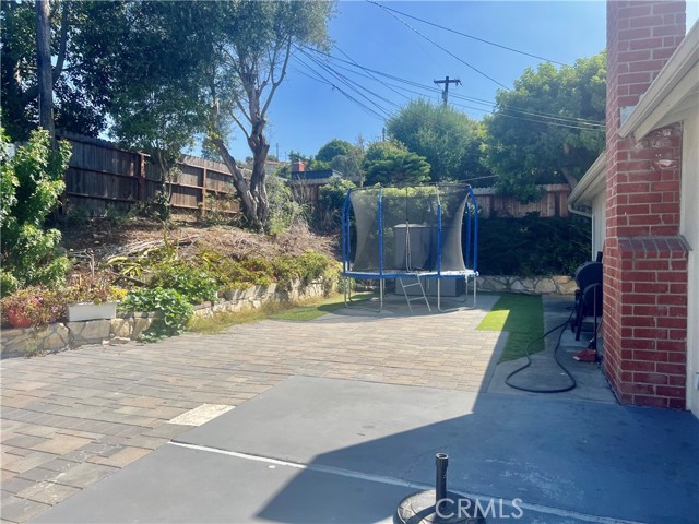6925 Maycroft Drive, Rancho Palos Verdes CA: https://media.crmls.org/medias/8c010fbb-a593-422c-813a-a2d8e11dd9b1.jpg