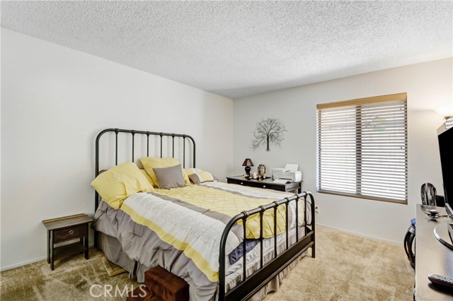 1355 Freedom Way, San Jacinto CA: https://media.crmls.org/medias/8c0113c1-573b-4e6f-bbe3-d532c4594ef1.jpg