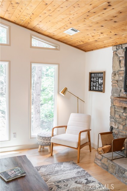 Detail Gallery Image 7 of 40 For 1069 Berne Dr, Crestline,  CA 92325 - 4 Beds | 2 Baths