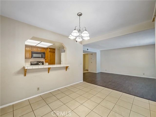 600 Central Avenue, Riverside CA: https://media.crmls.org/medias/8c014760-3c8e-4a6d-8e76-15c5022ca383.jpg