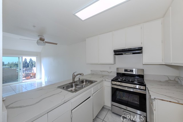 Detail Gallery Image 5 of 28 For 450 E 4th St #423,  Santa Ana,  CA 92701 - 1 Beds | 1 Baths