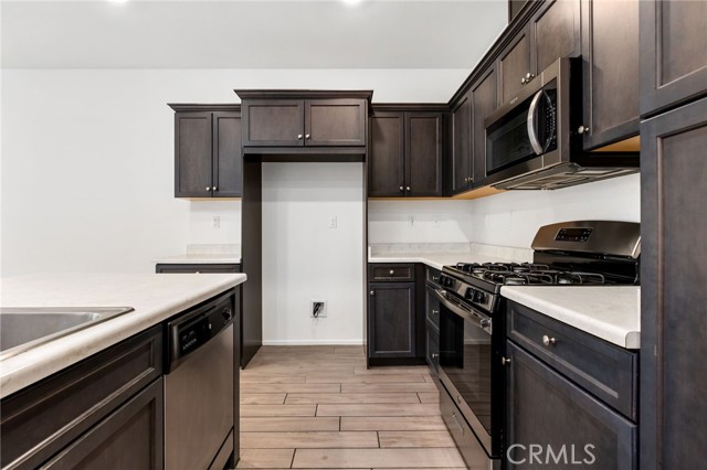 Detail Gallery Image 6 of 36 For 3743 Barley St, San Bernardino,  CA 92407 - 3 Beds | 2/1 Baths