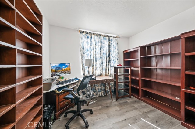 Detail Gallery Image 15 of 27 For 717 North Angeleno Avenue, Azusa,  CA 91702 - 4 Beds | 2/1 Baths