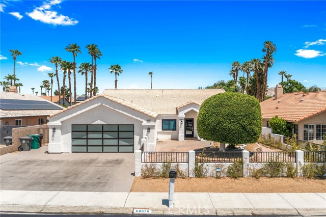 68870 Durango Road, Cathedral City CA: https://media.crmls.org/medias/8c01ec48-f2c5-4da7-8cdb-c7df674cec52.jpg