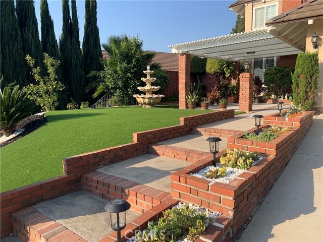 Front yard w/ artificial grass