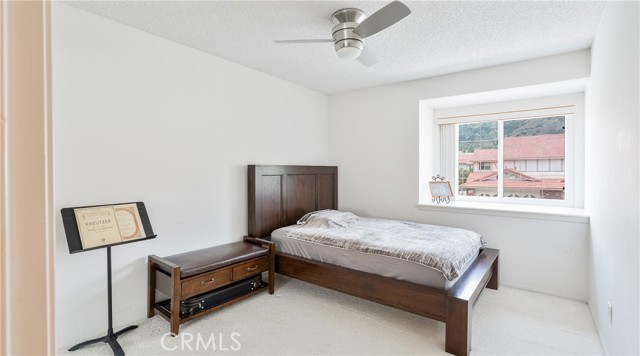 19448 Crystal Ridge Lane, Porter Ranch CA: https://media.crmls.org/medias/8c0271f1-f0b4-4929-b8e1-ea35f696eff8.jpg