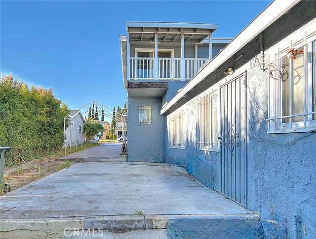 1516 121st Street, Los Angeles CA: https://media.crmls.org/medias/8c02f669-3d02-48e3-a844-42622fb0fd9b.jpg
