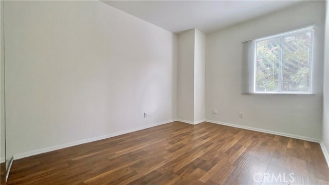 Detail Gallery Image 13 of 21 For 2911 4th St #116,  Santa Monica,  CA 90405 - 3 Beds | 2/1 Baths