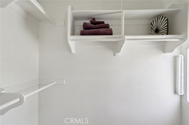 5347 Hinton Avenue, Woodland Hills CA: https://media.crmls.org/medias/8c03af2e-33e1-4217-9ec4-4d386836d722.jpg