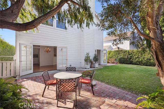 Detail Gallery Image 21 of 29 For 2074 Churchill Ct, Newport Beach,  CA 92660 - 3 Beds | 2/1 Baths