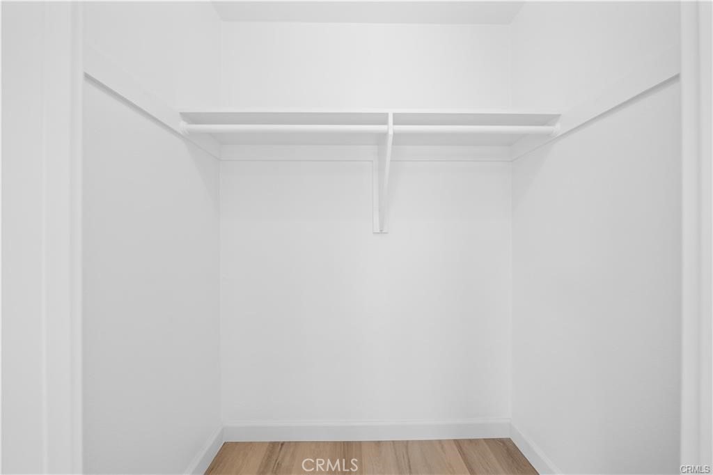 https://media.crmls.org/medias/8c0455e3-1ae4-492f-803a-84c2aca36747.jpg?preset=X-Large