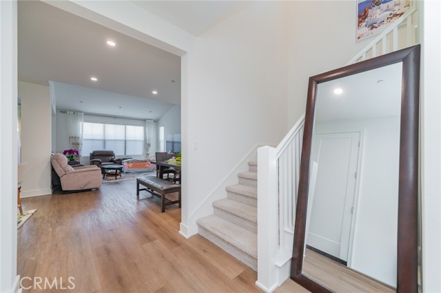 Detail Gallery Image 9 of 34 For 116 Imagination Trl, Irvine,  CA 92620 - 4 Beds | 3/1 Baths