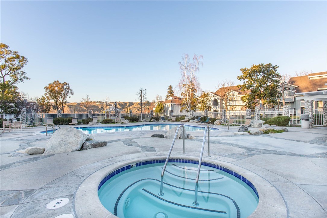 Detail Gallery Image 27 of 30 For 26746 Claudette St #462,  Canyon Country,  CA 91351 - 2 Beds | 2 Baths