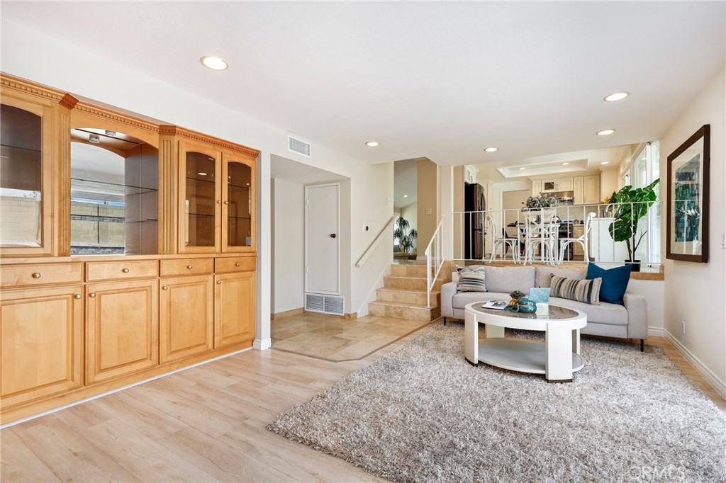 MLS #OC25173182 img 13