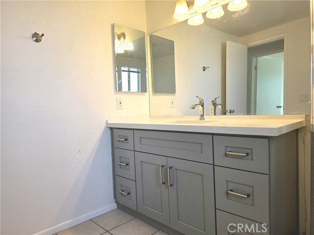270 Joann, Costa Mesa CA: https://media.crmls.org/medias/8c055d34-9036-450e-aabd-d05c96b5d171.jpg
