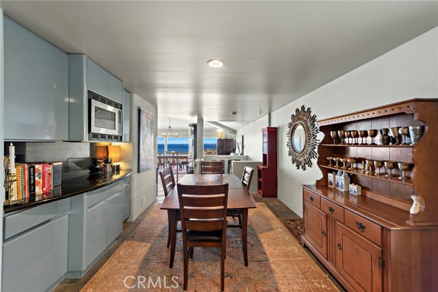 Detail Gallery Image 17 of 30 For 622 Mystic, Laguna Beach,  CA 92651 - 5 Beds | 4 Baths