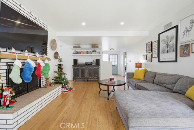 Detail Gallery Image 10 of 51 For 1010 W 21st St, Santa Ana,  CA 92706 - 3 Beds | 2 Baths