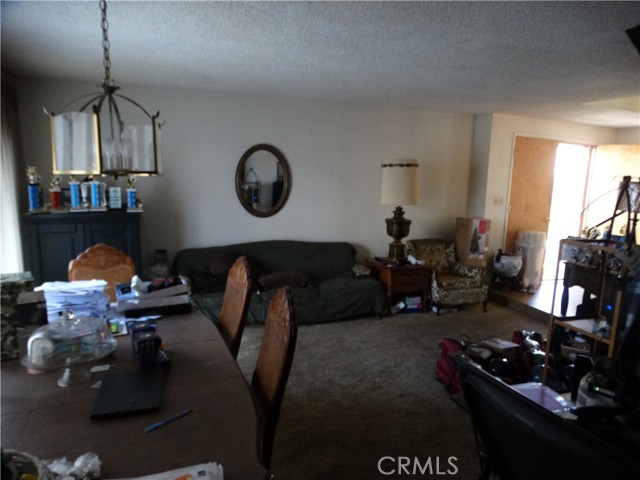 Detail Gallery Image 12 of 14 For 165 S Connie Cir, Anaheim,  CA 92806 - 4 Beds | 2/1 Baths