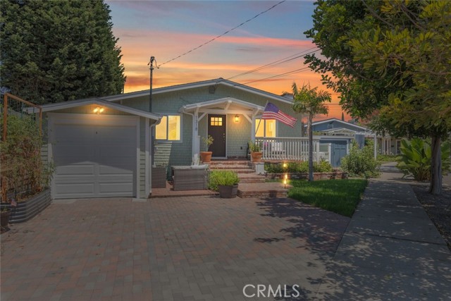 1320 Bush Street, San Diego CA: https://media.crmls.org/medias/8c0709fd-64ff-4572-b150-2d2492ac1ba0.jpg