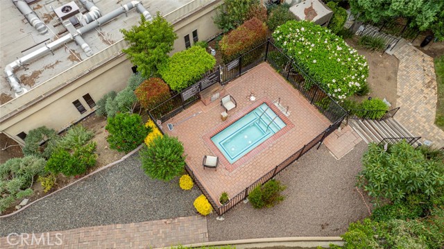 6700 Hillpark Drive, Los Angeles CA: https://media.crmls.org/medias/8c0711d1-a333-429f-be62-d946706db923.jpg