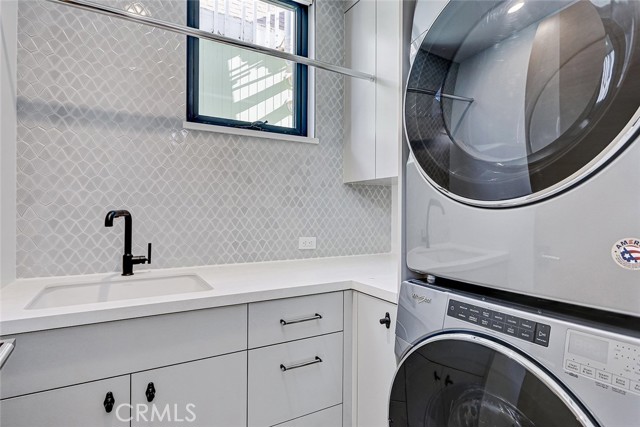 Detail Gallery Image 45 of 47 For 2016 Ocean, Manhattan Beach,  CA 90266 - 5 Beds | 5/2 Baths