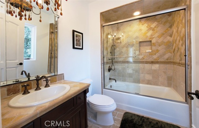 Detail Gallery Image 18 of 45 For 11947 Iredell St, Studio City,  CA 91604 - 7 Beds | 8 Baths
