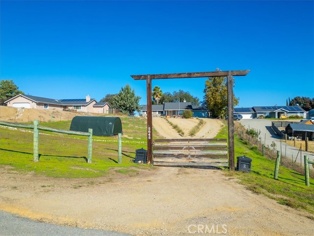 Detail Gallery Image 3 of 54 For 5645 Prancing Deer, Paso Robles,  CA 93446 - 3 Beds | 2 Baths