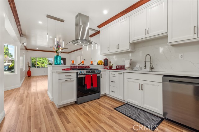 Detail Gallery Image 10 of 41 For 1330 W 48th St, Los Angeles,  CA 90037 - 4 Beds | 3/1 Baths