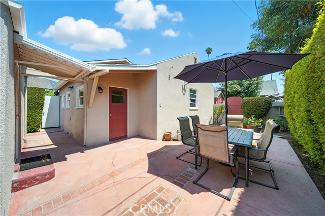 438 N Pasadena Avenue, Glendora CA: https://media.crmls.org/medias/8c0b2023-7c23-46ae-8951-bdaedfffbc5e.jpg