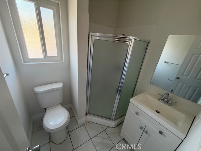 Detail Gallery Image 9 of 18 For 2530 Carmona, Los Angeles,  CA 90016 - 3 Beds | 1 Baths