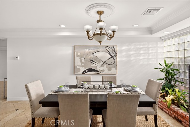 Detail Gallery Image 13 of 60 For 4115 Laurelgrove Ave, Studio City,  CA 91604 - 5 Beds | 3/1 Baths